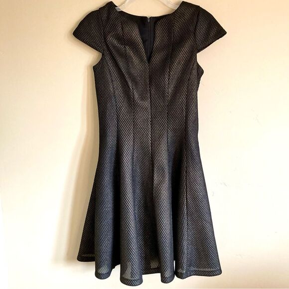 Julia Jordan Fit and Flare Split Neck Mesh Metallic Dress Black Gold Size 10 - Picture 4 of 16